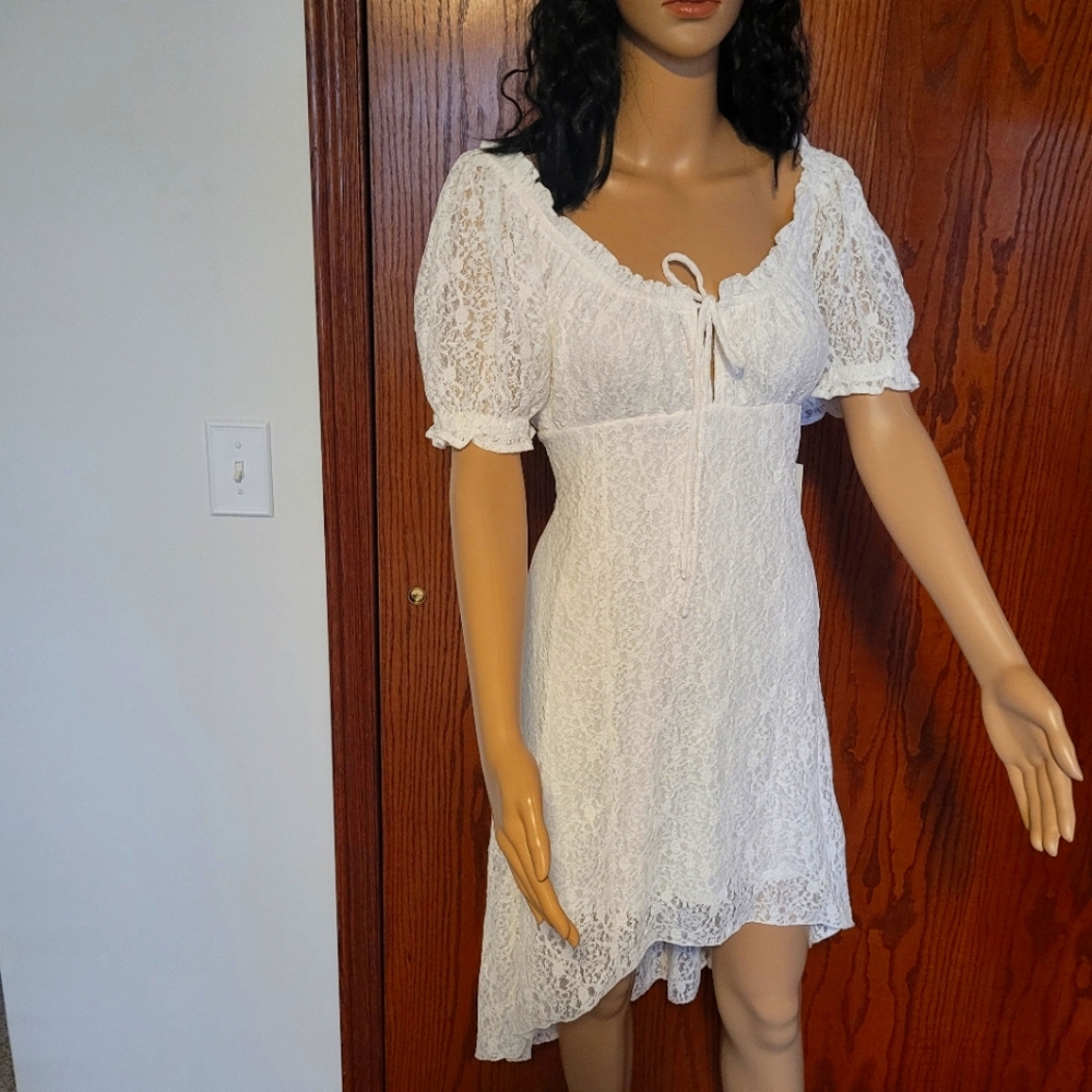 NWT/ NO BOUNDARIES LACE DRESS